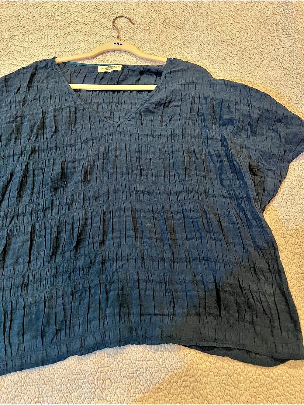 Natural Life Textured V-Neck Blouse in Blue Size Medium Like New